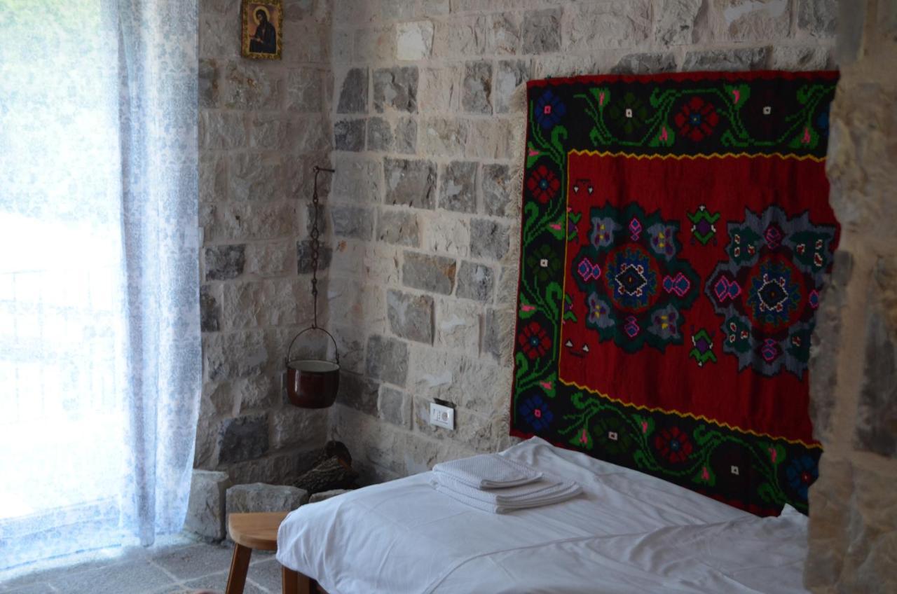 Markovic Winery And Estate Apartments Cetinje Buitenkant foto